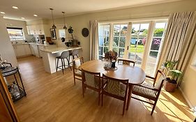 Sunny & Cosy Napier Home!